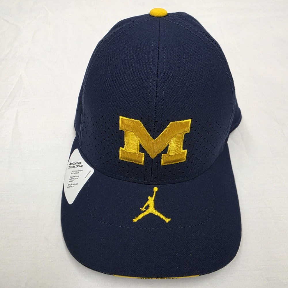 Nike Jordan Michigan Wolverines Team Issue On Field Hat Sz S/M NEW DC4632 419